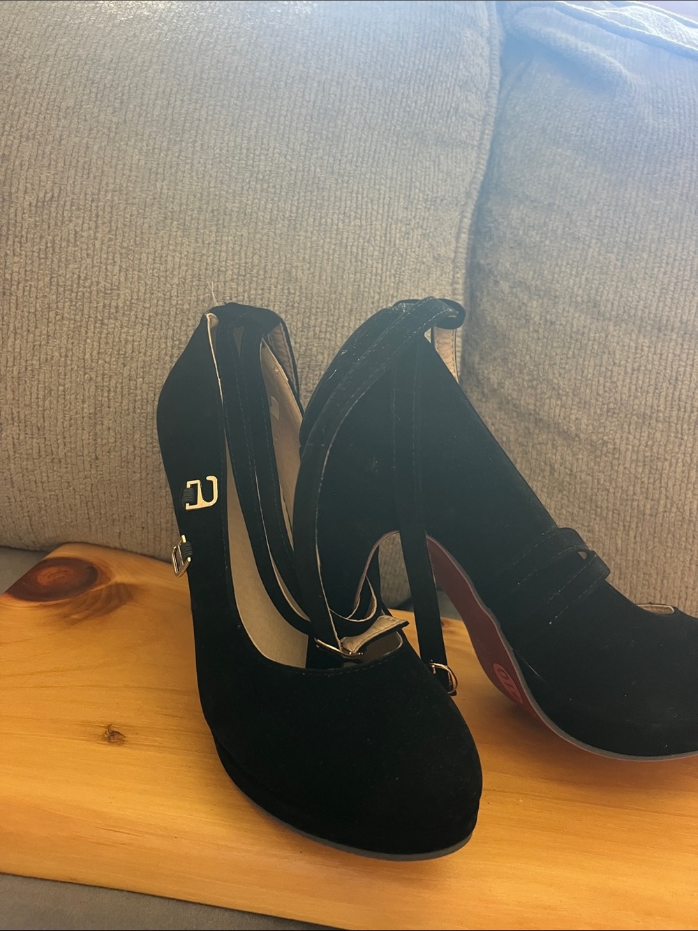 Source Unknown Black Velvet Ankle-Strap High Heels
